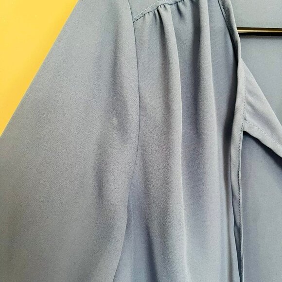 Lulu's Carefully Curated Long Sleeve Blouse in Dusty Blue SZ M - Picture 6 of 11